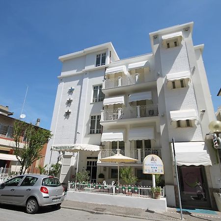 Hotel Belvedere Spiaggia Rimini Dış mekan fotoğraf